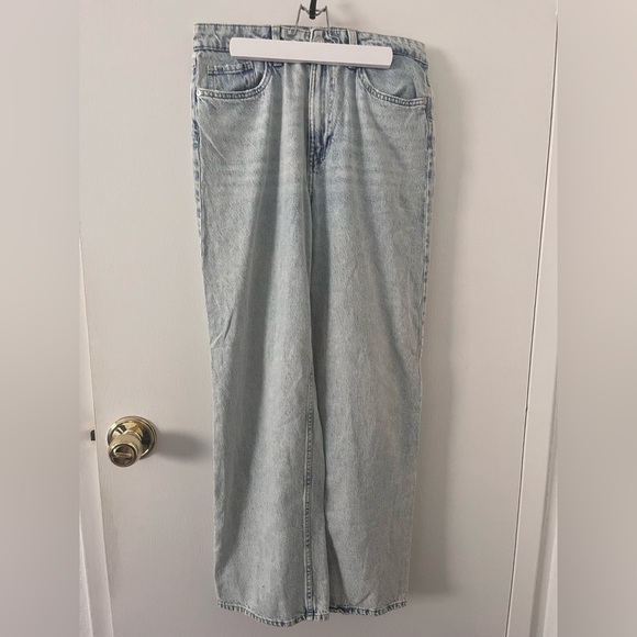 High Rise Mom Jeans Light Wash Women’s Size 8 High Rise 11” - Picture 1 of 14